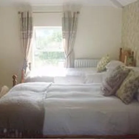 Hounslow House Hotel